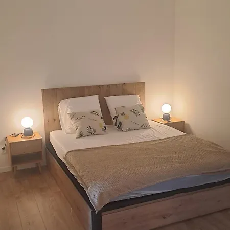 Jazz Et Oda ve Kahvaltı Monlezun